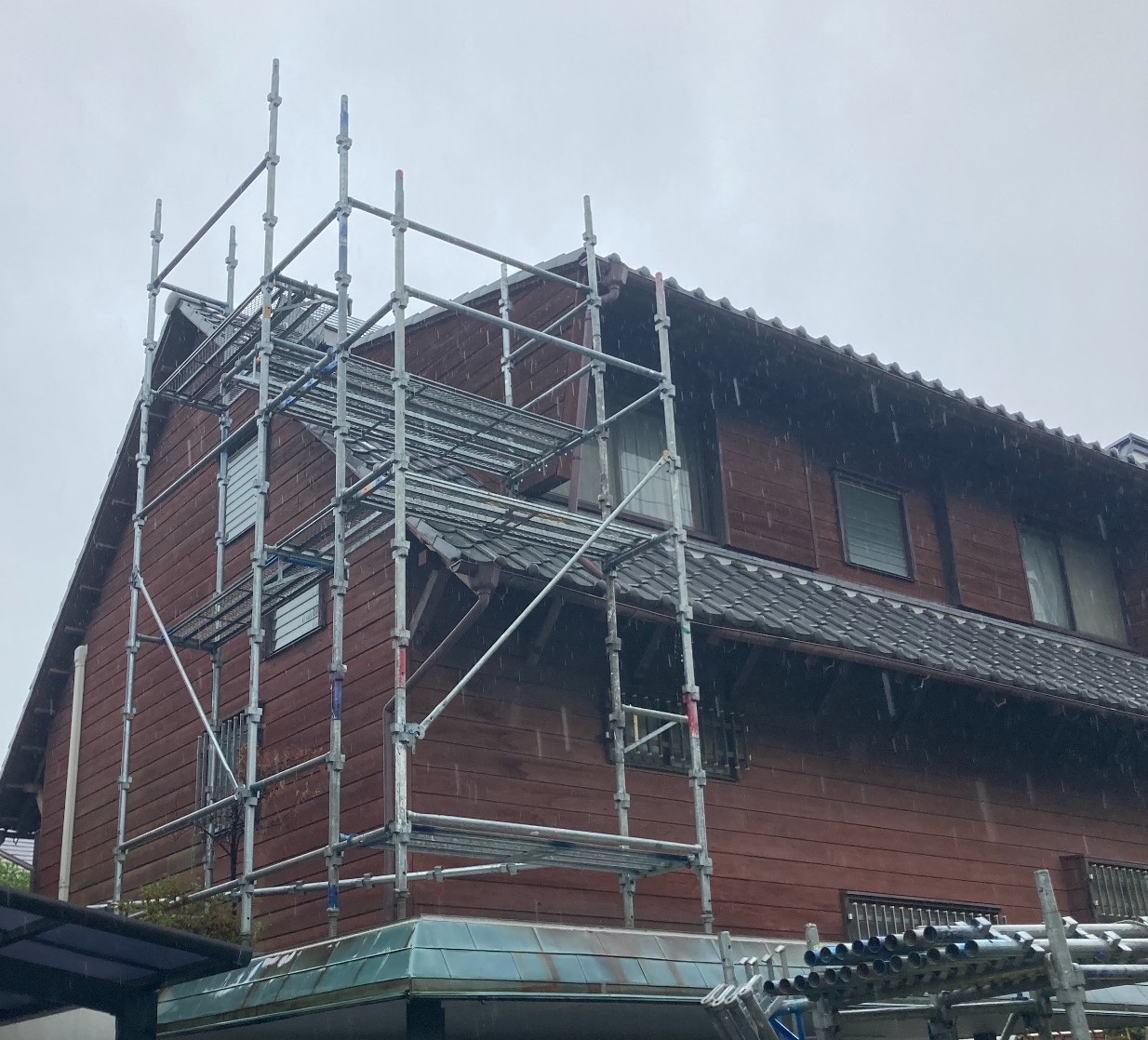 【足場】宮前区宮崎にて仮設工事